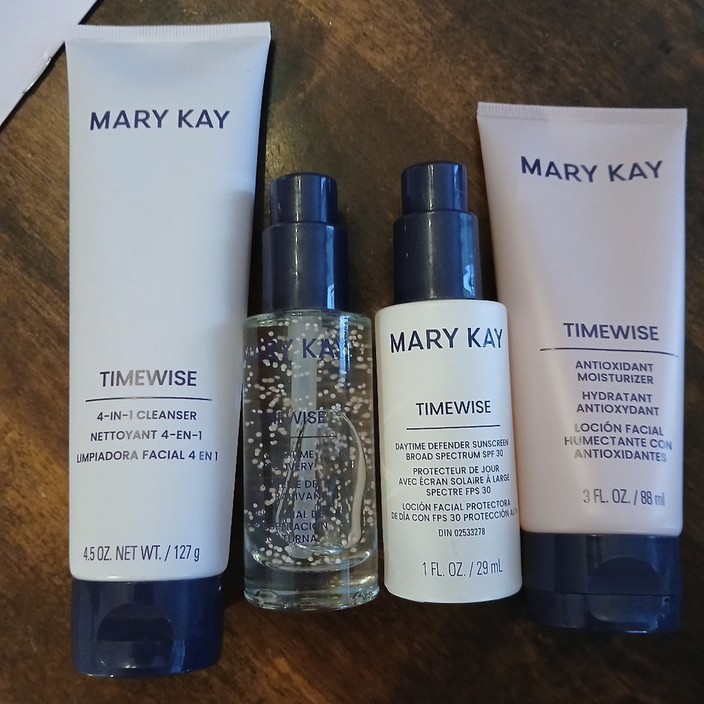 TimeWise 3D Miracle Hydrating Set- normal/dry skin Exp 05/26 - Picture 2 of 10